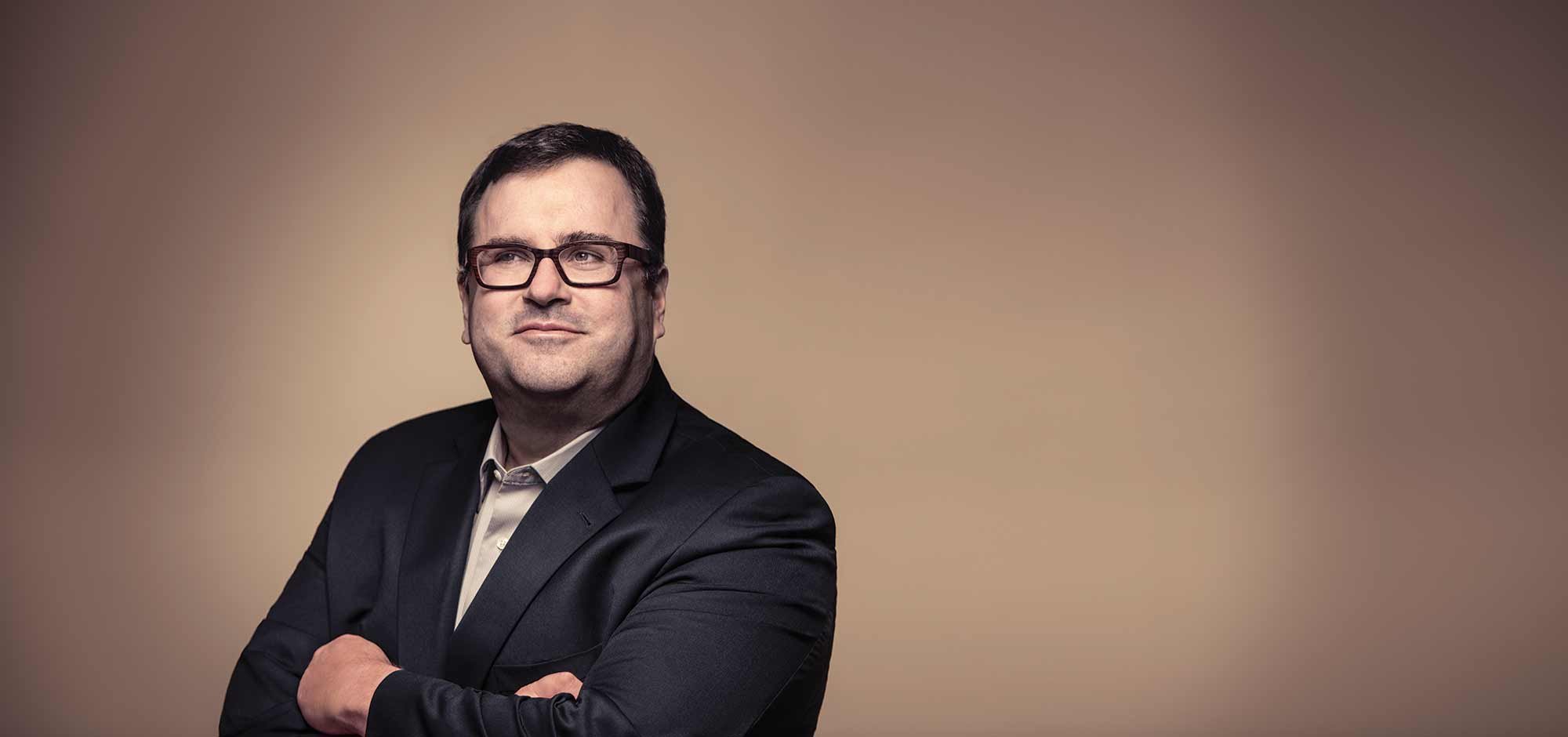 Crafting_Reid_Hoffman's_Voice_for_'Impromptu'_A_Respeecher_Case_Study_on_the_LinkedIn_Co-founder’s_Audiobook Crafting_Reid_Hoffman's_Voice_for_'Impromptu'_A_Respeecher_Case_Study_on_the_LinkedIn_Co-founder’s_Audiobook